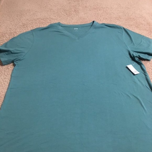 Gap V-Neck T-Shirt  Size Large   NWT - Picture 2 of 6